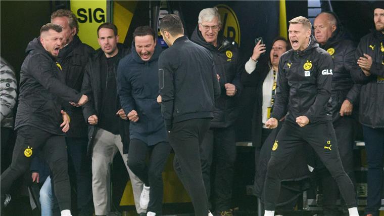 „Sieg für Nuri“ - Wahre BVB-Bewährungsprobe folgt auswärts Nach dem Schlusspfiff entlädt sich der Druck auf der Dortmunder Trainerbank.