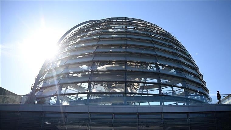 Diese fünf Kandidaten aus Bremen und Bremerhaven ziehen in den Bundestag ein Nach dem vorläufigen amtlichen Endergebnis der Bundeswahlleiterin sitzen im neu gewählten Bundestag fünf Abgeordnete aus Bremen. (Symbolbild)