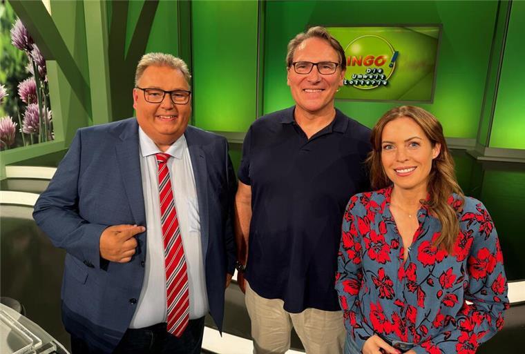 Bingo: Jörn aus Cuxhaven hatte das Glück auf seiner Seite Nach der Live-Sendung gab es noch ein Erinnerungs-Foto mit den Moderatoren Michael Thürnau und Jule Gölsdorf.