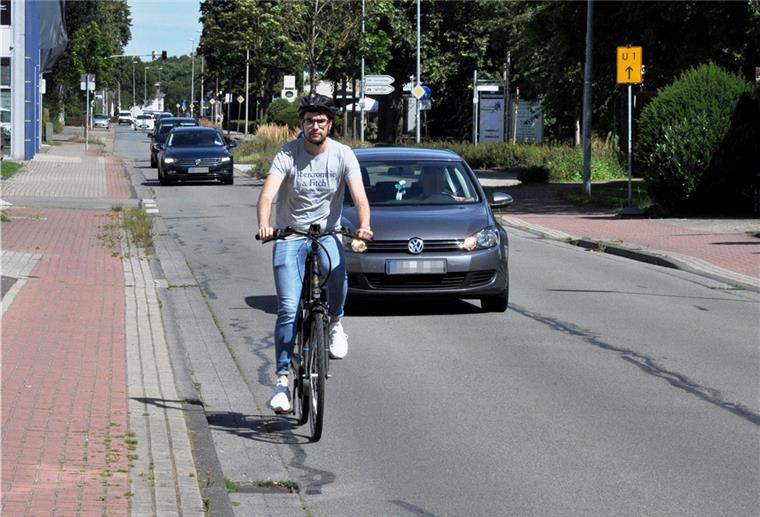 Nordenham: Radfahren soll sicherer werden Nach der neuen Straßenverkehrsordnung müssten Autofahrer mindestens 1,5 Meter Abstand halten, wenn sie ein Fahrrad überholen.
