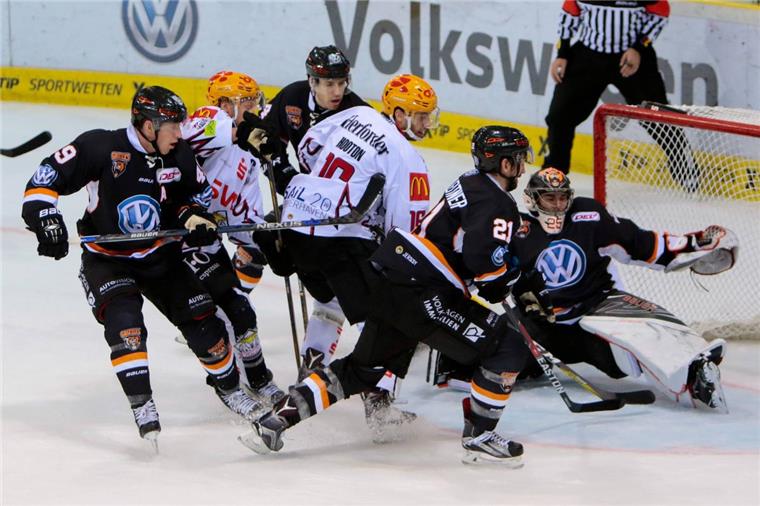 Nach der Niederlage gegen Nürnberg am Freitag kassierten die Pinguins auch am Sonntag bei den Grizzlys Wolsburg eine Niederlage.