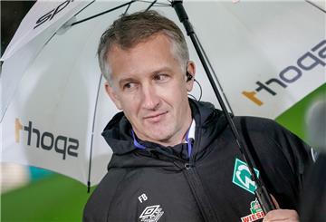 Nach der Rückkehr in die Fußball-Bundesliga erwartet Manager Frank Baumann eine schwere Saison für Werder Bremen.