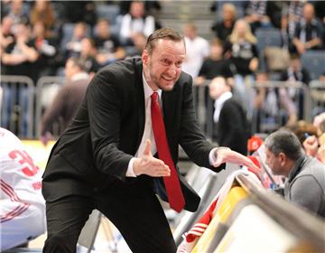 Nach der Trennung von Sebastian Machowski muss Arne Woltmann Doppelschichten schieben. Der Geschäftsführer der Eisbären hat auch das Traineramt übernommen. Foto imago  