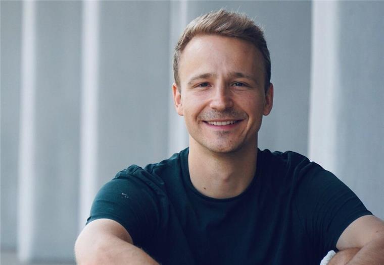 Tischtennis-Party: Heinemann zurück beim TSV Lunestedt Nach drei Jahren spielte Dennis Heinemann mal wieder für den TSV Lunestedt und wurde gleich zu einem entscheidendnen Faktor.