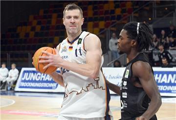 Nach drei Spielzeiten in Bremerhaven verlässt Robert Oehle die Eisbären.