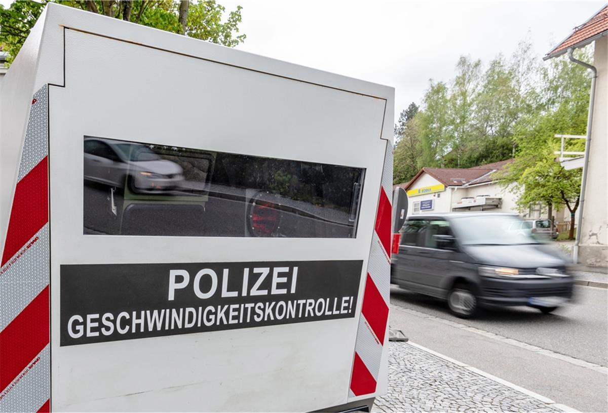 Nach einem Bericht der „Hessischen Niedersächsischen Allgemeinen“ registrierte die Anlage für den ersten Läufer immerhin 26 Stundenkilometer.