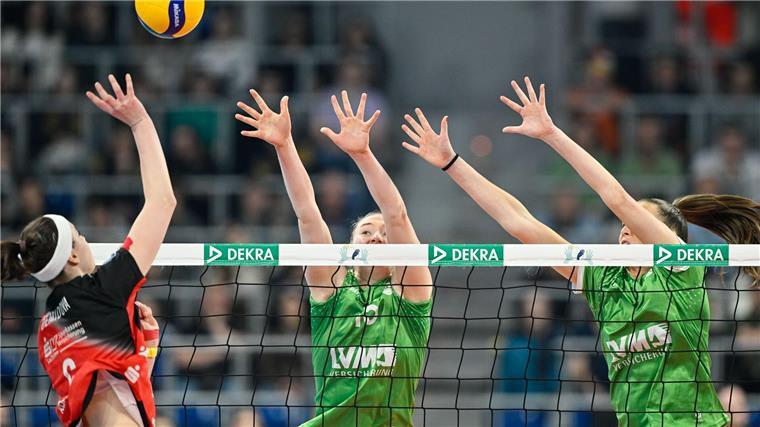 Dresdens Volleyballerinnen holen sich Pokal gegen Münster Nach einem knappen ersten Satz steigerte sich der DSC deutlich.