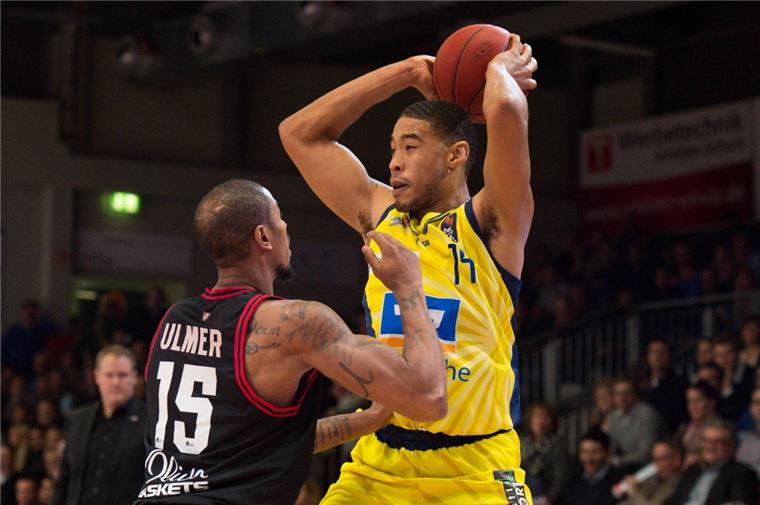 Eisbären holen Power Forward Ivan Elliott aus Hagen Nach einer BBL-Saison bei Phoenix Hagen wechselt Ivan Elliott zu den Eisbären Bremerhaven.