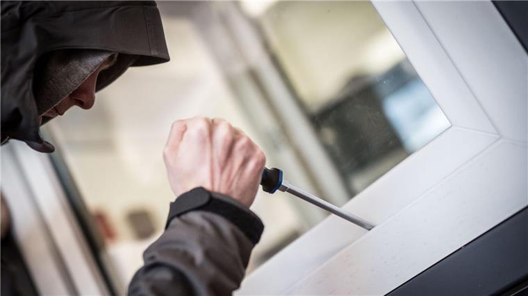 Nach einer Einbruchserie im August konnte die Polizei nun fünf Tatverdächtige ermitteln. (Symbolbild)