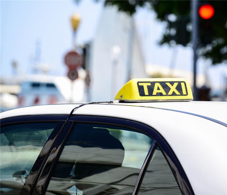Nach einer Taxifahrt vom Dedesorfer Markt nach Bexhövede hat ein Fahrgast nicht zahlen wollen. 
