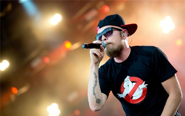 Deichbrand-Countdown: Beginner Nach erfolgreicher Solo-Karriere tritt Jan Delay (Foto) nun wieder mit seinen alten Kumpels Denyo und DJ Mad von den Beginnern au der Bühne. Foto Hoppe