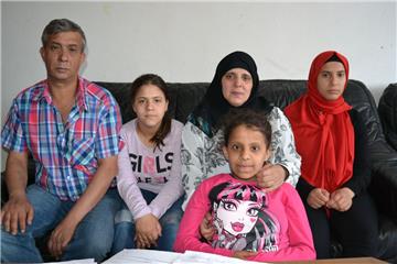 Nach fast vier Jahren in Stubben müssen sie Deutschland verlassen: Majed Chuqeir, Rawan, Nadia Talluzi und Hiba. 
