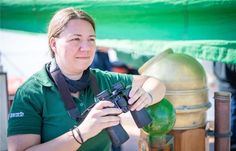 Bremerhaven: Käpt'n Maren hat auf der "Alex" das Sagen Nach ihrer Leichtmatrosenprüfung 2004 hat Maren Reif fast alle Positionen an Bord der Bremerhavener Bark „Alexander von Humboldt II“ durchlaufen. Seit 2015 fährt sie als Kapitänin auf der "Alex" - und ist im Moment damit die einzige Frau, die einen deutschen Großsegler führt.