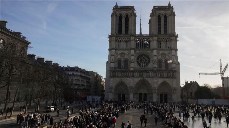Nach sechsjähriger Renovierung sollen ab 20. September wieder die beiden Türme der Pariser Notre-Dame öffnen. (Archivbild)