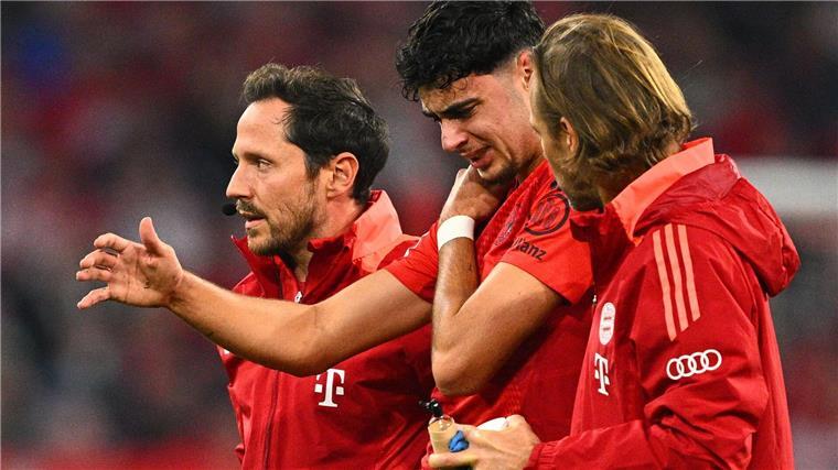 Nationalspieler Pavlovic nach Operation bei Bayern zurück Nach seiner Verletzung arbeitet Aleksandar Pavlovic (m) am Comeback.