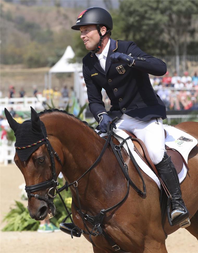 Gold für Sam und Michael Jung in der Vielseitigkeit Gold für Deutschland