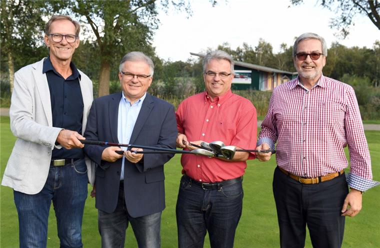 Ein weiteres Standbein: Die neuen Partner im Golfclub (von links): Clubmanager Thomas Koch, die Gastronomen Jens und Rüdiger Schmidt sowie Clubförderer Dieter Petram.