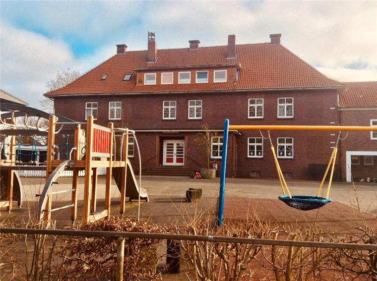 Thümler hilft: Endlich wieder Internet für die Grundschule Abbehausen Nach Wochen kann die Grundschule Abbehausen wieder aufs Internet zugreifen.