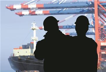 Nach zwei Jahren müssen 55 Beschäftigte auf dem Containerterminal wieder gehen.
