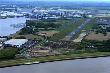 Keine Unternehmensgewinne: Nachdem das Verwaltungsgericht für den Offshore-Terminal einen Baustopp verhängt hat, wackelt jetzt auch noch die Finanzierung des Spezialhafens.