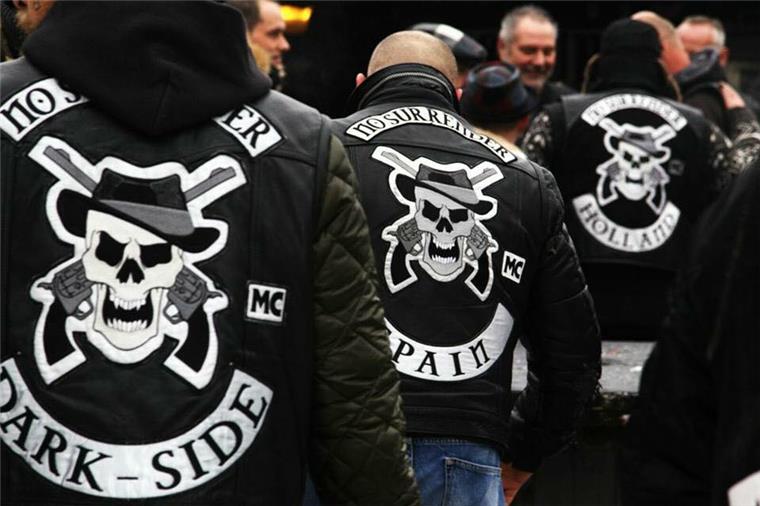 Holländische Rocker drängen nach Niedersachsen Nachdem die niederländische Justiz das Clubhaus der Biker-Gang No Surrender geschlossen hat, haben die Rocker ein neues Quartier in Deutschland bezogen.