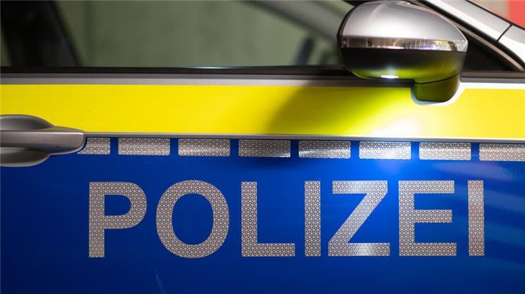 Mehrere Zigarettenautomaten in Bremerhaven aufgebrochen Polizeiauto
