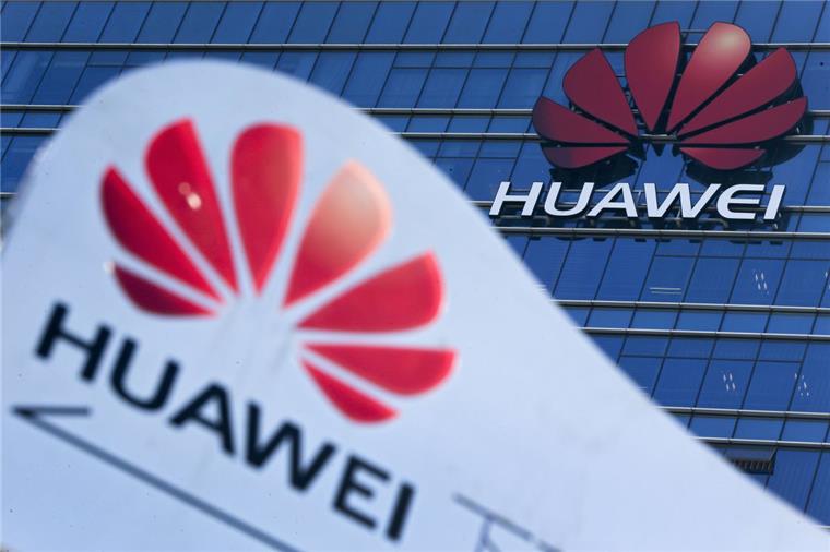 Google schränkt Zusammenarbeit mit Huawei ein Nachdem Huawei auf eine schwarze Liste der US-Regierung gekommen ist, schränken Google und andere amerikanische Technologiekonzerne ihre Zusammenarbeit mit dem chinesischen Netzausrüster und Smartphone-Anbieter ein.
