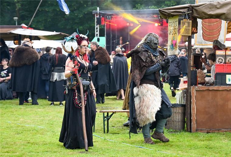 War das Mittelalterfestival in Bremerhaven ein Reinfall? Nachspiel des „Phantasy & Mittelalter“- Festivals. Schäden im Park und Shitstorm.