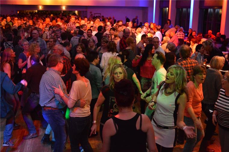 Nordenham: Letzte AC-Revival-Party in der Friedeburg Nächste Woche Samstag, 7. April, steigt die letzte AC-Revival-Party, die zum Klassentreffen einer ganzen Nordenhamer Generation wurde.