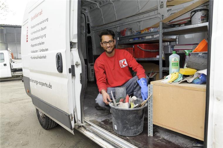 Junge Flüchtlinge: Handwerk macht gute Erfahrungen Najib Asswadi hat beim Bauunternehmen Klonczinski durch Leistung überzeugt.