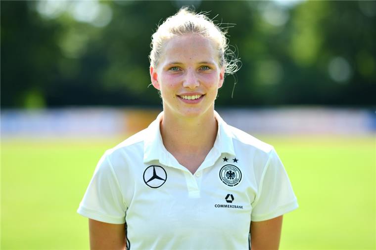 Nationalspielerin Tabea Kemme aus Geversdorf beendet ihre Fußball-Karriere Nationalspielerin Tabea Kemme beendet ihre Fußball-Karriere.