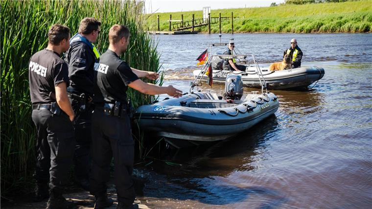 Ein Jahr nach der Arian-Suche: „Welle der Hilfsbereitschaft“ Neben Suchhunden waren Drohnen, Boote, ein Hubschrauber und ein Tornado-Flugzeug im Einsatz.