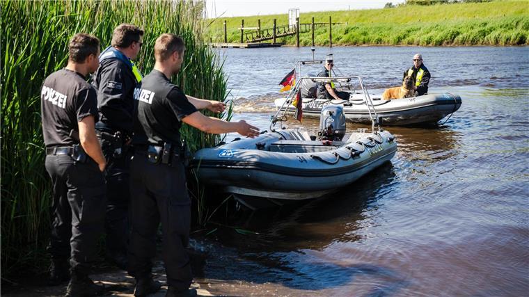 Ein Jahr nach der Arian-Suche: „Welle der Hilfsbereitschaft“ Neben Suchhunden waren Drohnen, Boote, ein Hubschrauber und ein Tornado-Flugzeug im Einsatz. (Archivfoto)