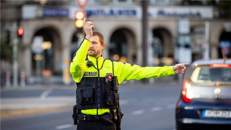 Neben vielen Info-Angeboten will die Polizei am Aktionstag auch verstärkt den Verkehr kontrollieren. (Archivbild)