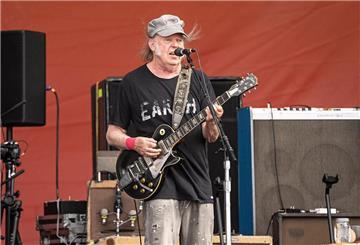 Neil Young macht sich im Vorfeld seiner Europatour Sorgen um seine Wiedereinreise. (Archivbild)