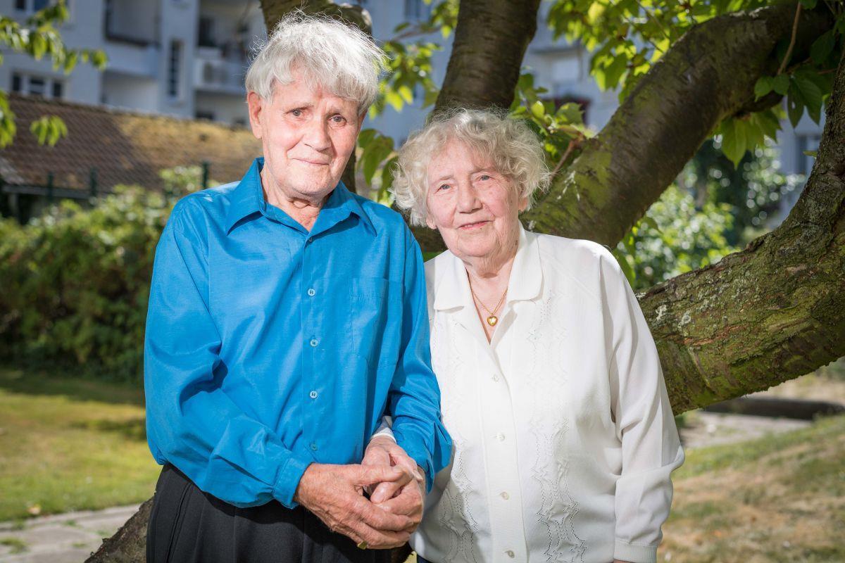 Eiserne Hochzeit in Bremerhaven: „Drei Jahre sind wir nur spazieren gegangen“ Nelli und Hugo Kugel aus Bremerhaven feiern ihren 65. Hochzeitstag im Kreis der Familie.