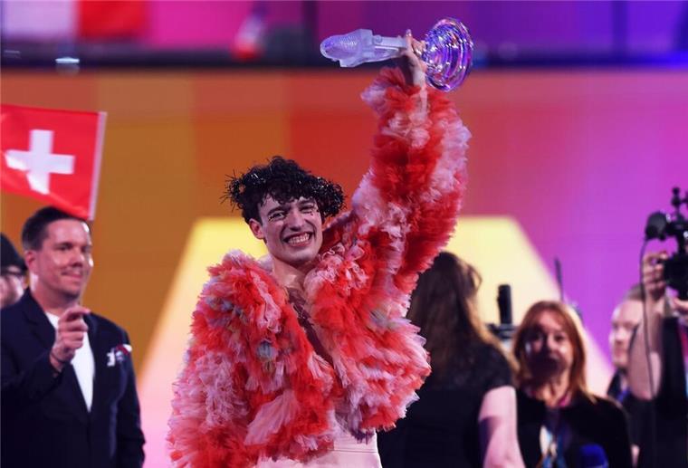 Schweiz gewinnt Chaos-ESC - Deutschland Zwölfter Nemos Song „The Code“ erfreute sich schon im Vorfeld großer Beliebtheit.