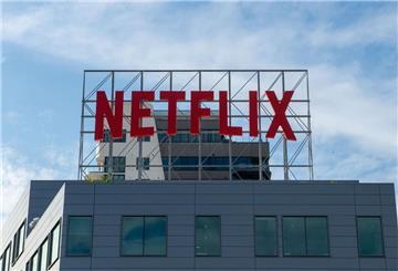 Das Logo von Netflix ist auf einem Gebäude des Videostreaming-Anbieters zu sehen.