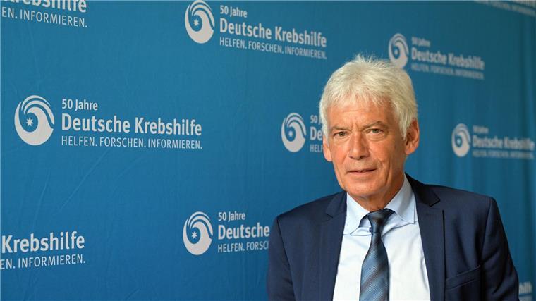 Zum 50-Jährigen: Deutsche Krebshilfe auch auf S04-Trikots Nettekoven begrüßt die Schalke-Aktion.