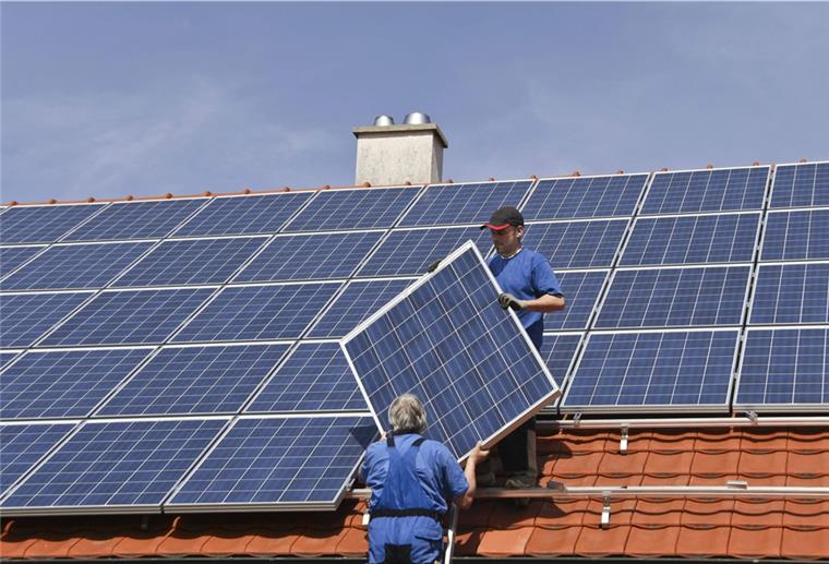 Land Bremen: Solardächer werden zur Pflicht Neubauten sollen im Land Bremen künftig verpflichtend mit Solardächern ausgestattet werden.