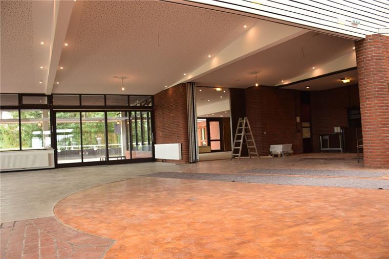 Wiedereröffnungstermin für Weserterrassen in Nordenham steht Neue Akustikdecke, neuer Bodenbelag: In den Weserterrassen hat sich einiges verändert.