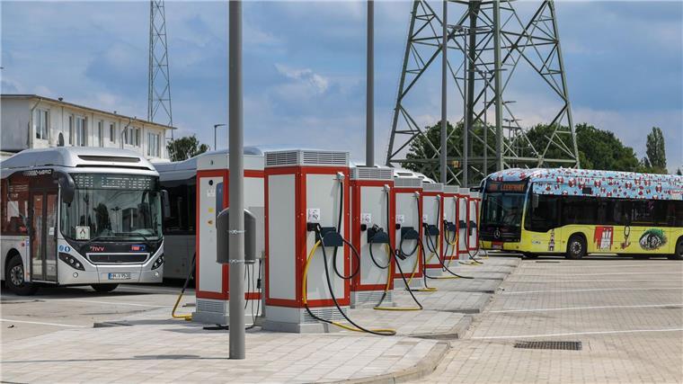 Hamburger Busflotte soll bis 2032 elektrifiziert sein Neue Betriebshöfe für E-Busse brauchen große Flächen