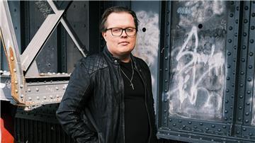 Neuer Style, neue Musik: Angelo Kelly meldet sich zurück.