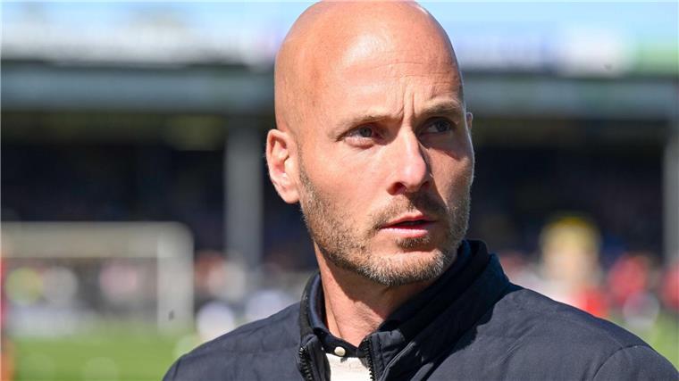 Niederländer Simonis wird neuer Trainer des VfL Wolfsburg Neuer Trainer des VfL Wolfsburg: der Niederländer Paul Simonis.
