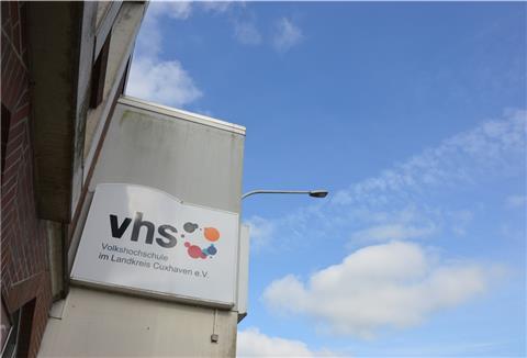Neues „Dach“ für die Landkreis-VHS: Die Volkshochschule wird in eine gemeinnützige GmbH überführt.