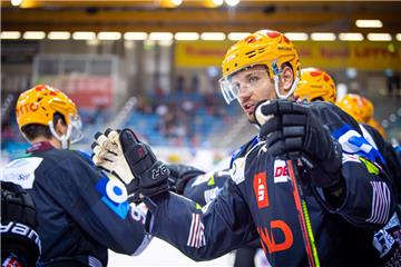 Neuzugang Tomas Sykora und seine Kollegen von den Fischtown Pinguins starten in Düsseldorf in die neue DEL-Saison.