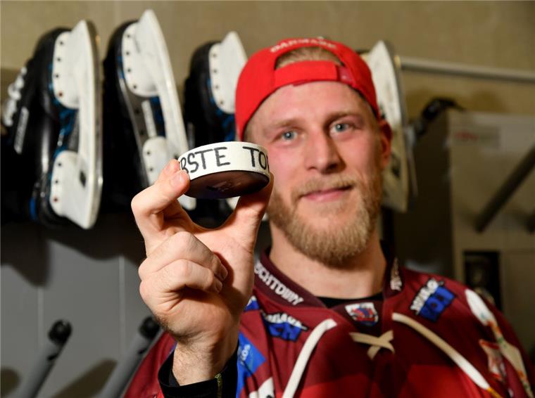 Fischtown Pinguins: Jensen schießt das Tor des Monats Nicholas Jensen hat für die Fischtown Pinguins aus Bremerhaven das Tor des Monats November erzielt.