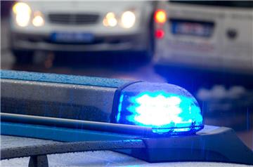 Nicht immer sind die Polizisten in Bremerhaven an ihren Autos zu erkennen. Es gibt auch zivile Wagen. Und wer hier drängelt, muss sich auf Konsequenzen gefasst machen.