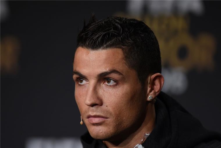 So sieht es aus, wenn Cristiano Ronaldo einen Tee trinken geht Nicht nur auf dem Platz dreht sich häufig alles um Cristiano Ronaldo.