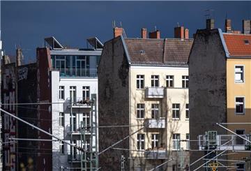 Nicht nur die gestiegenen Zinsen umtreiben Immobilienkäufer, sondern auch erhöhte Energie-Anforderungen mit dem Heizungsgesetz.